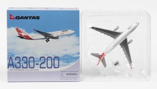 DRAGON WINGS: A NOS 1:400 scale Dragon Wings Aircraft: Airbus A330-200 Qantas "Citiflyer" die-cast model