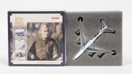 HERPA WINGS: A NOS 1:400 scale Herpa Wings Aircraft: Boeing 747-400 Air New Zealand "The Lord of the Rings-The Return of the King" die-cast model