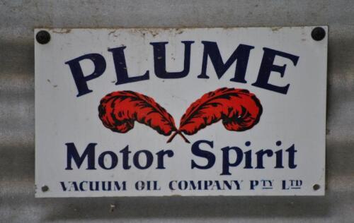 PLUME A small Plume Motor Spirit reproduction tin sign, 12cm high, 20cm wide