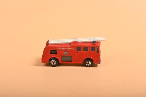 MATCHBOX: An interesting Matchbox Superfast 35a Merryweather Marquis Fire Engine Twin-pack issue