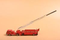TOMICA: A 1979 tomica AMERICAN LAFRANCE TRACTOR AERIAL truck (NO.L10) - 2