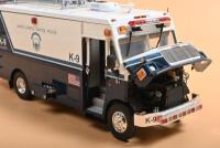FREIGHTLINER: A 1:32 scale diecast Freightliner K-9 POLICE Unit by Unique Replicas - 2