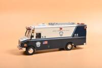 FREIGHTLINER: A 1:32 scale diecast Freightliner K-9 POLICE Unit by Unique Replicas - 3