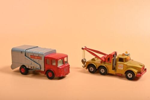 MATCHBOX KING/SUPER KINGS: Two Matchbox KIng Size and Super Kings models. No K-7 Refuse Truck & gold K2 SUPER KINGS 'Esso' Scammell Heavy Wreck Truck
