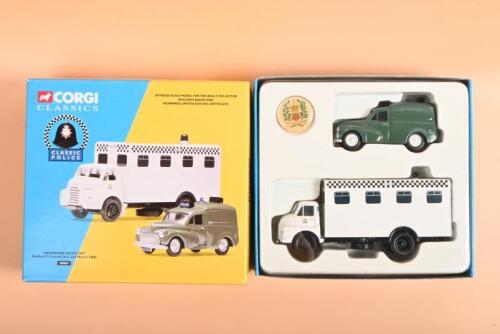 HAMPSHIRE POLICE SET: A Limited Edition Hampshire Police Set by CORGI CLASSICS (08004). Bedford S Control Unit & Morris 1000. L.E 4110/4800