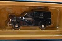 MORRIS: A collection of boxed and unboxed Lledo Vanguards Morris Minor Police car and van models. Limited Edition MORRIS MINOR PANDA CAR numbered '0960'/2800 & 'METROPOLITAN POLICE DOG SECTION MORRIS MINOR VAN' in dark blue numbered '0478'/4000 - 3