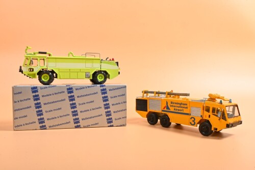 AIRPORT CRASH TENDER: Two Airport Crash Tender models. Boxed 1:50 scale conrad E-ONE Titan III Crash Tender (5507)