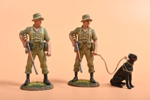 VIETNAM: Two 1:30 scale KING & COUNTRY Australian soldiers in Vietnam all metal figures. TET'68 Australian soldier with rifle & VN067 Australian Soldier & His Dog (Aussies in Vietnam)