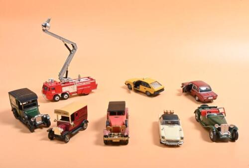 DIECAST: A group of 1:43 diecast car and fire engine models by various model manufacturers. Russian made Moskvitch 2141 Taxi
