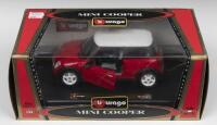 MINI COOPER: A Bburago 1:24 scale MINI COOPER. Bijoux Collection