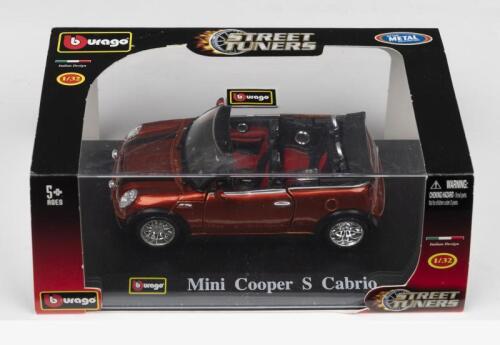 MINI COOPER S CABRIO: A Bburago 1:32 scale Mini Cooper S Cabrio (21044)