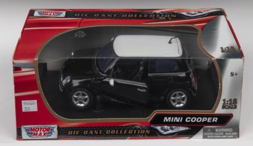 COOPER: A MOTOR MAX 1:18 MINI COOPER. Black
