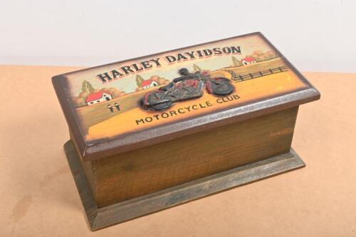 HARLEY DAVIDSON: A Harley Davidson motorcycle club wooden hinged box