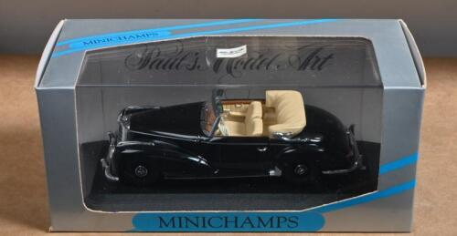 MERCEDES-BENZ: A 1:43 scale MINICHAMPS 1951 - 1955 Mercedes-Benz 300 S Cabriolet (MIN 032330) in black with almond interior